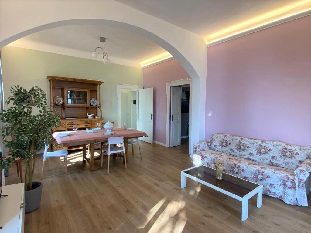ארגגנו The Comfort - Big Apartment In Villa With Garden And Terrace מראה חיצוני תמונה